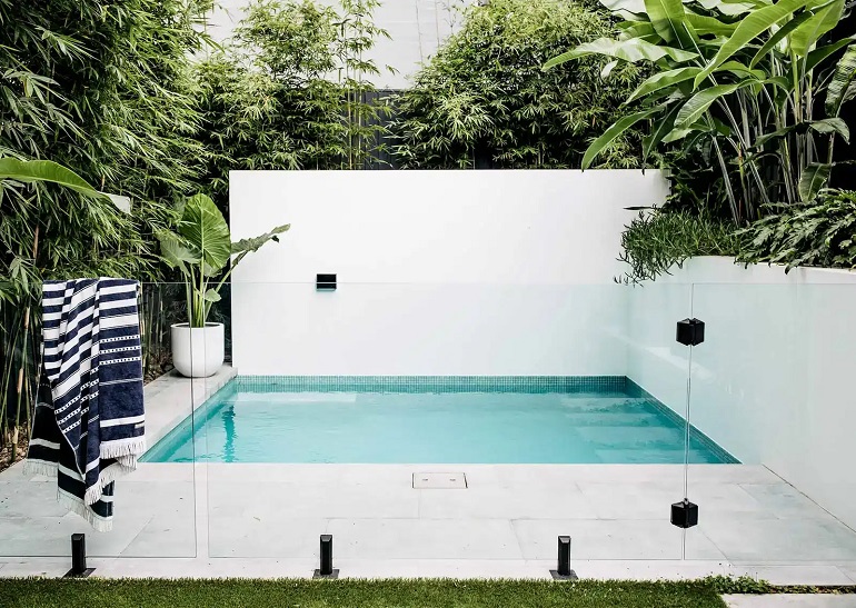 pool-glass-fences-look-amazing 