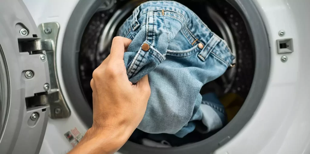 Washing jeans 
