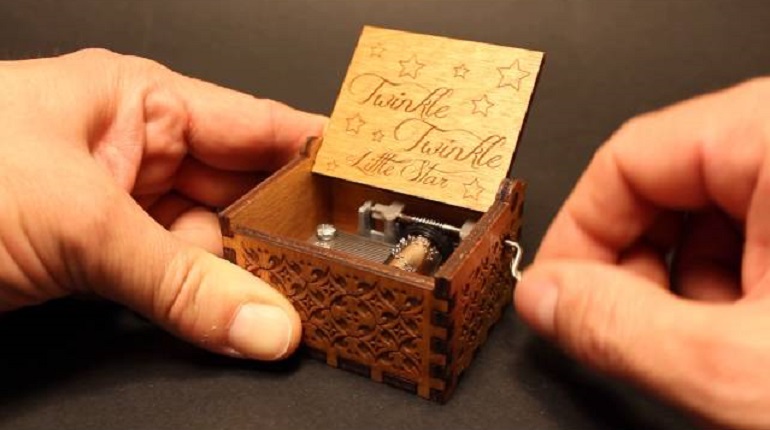 Music box for babies